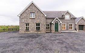 Ballinasloe Guest House In The Heart Of The Country